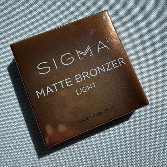 NWT Sigma Beauty Matte Bronzer - Light - Picture 2 of 3
